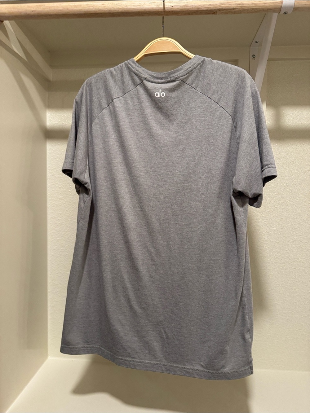 4-Pack ALO Yoga Men's Short Sleeve Crew Neck Tees | Size M - Picture 11 of 16